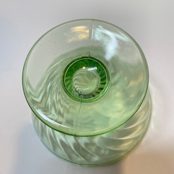 Vintage Green Spiral Depression Glass Dessert Sets - 4 Swirl Plates and 4 Matchi - Picture 7 of 15